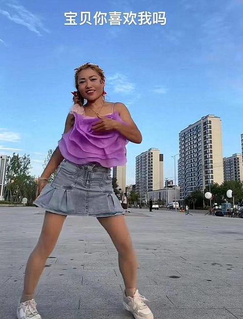 网红玲玲,从平凡女孩到网络红人的蜕变之路